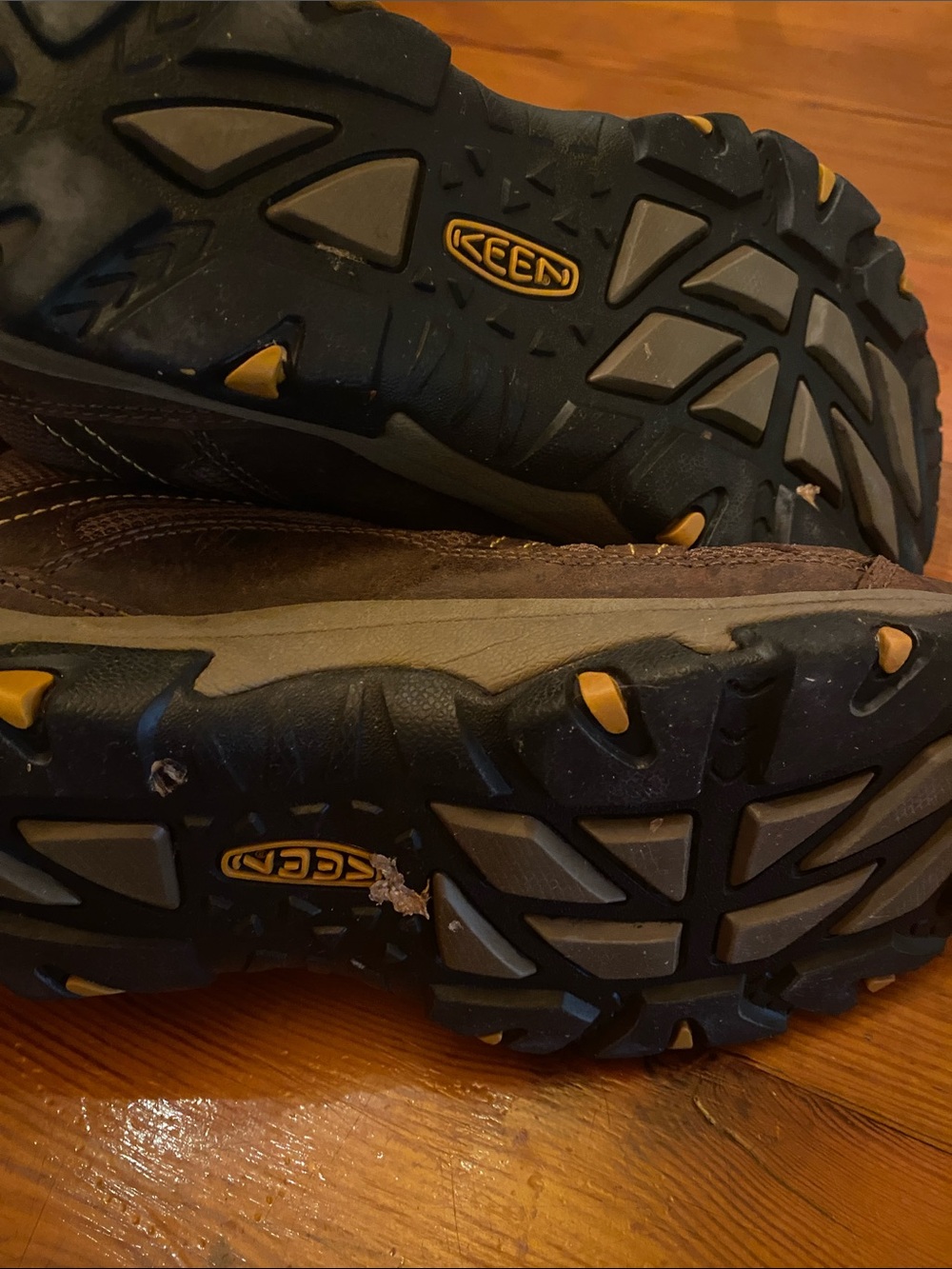 Keen womens 9 Brown and Yellow hiking Sneakers - Picture 5 of 7